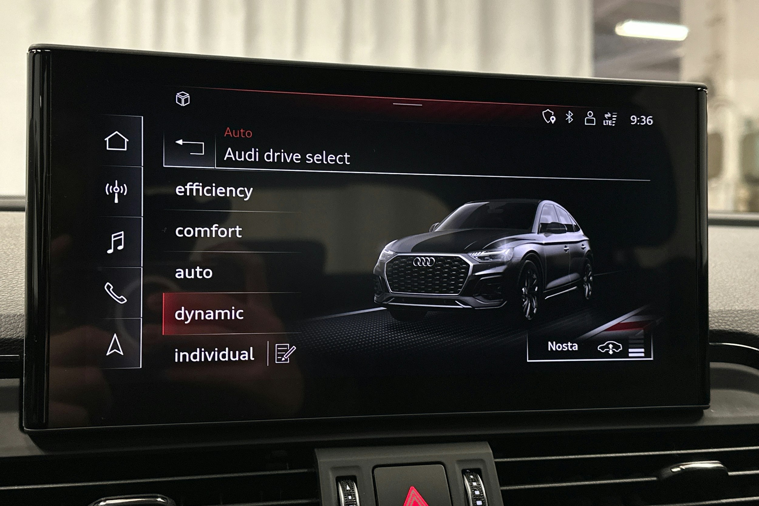 sininen Audi Q5 2022 kuva 25.