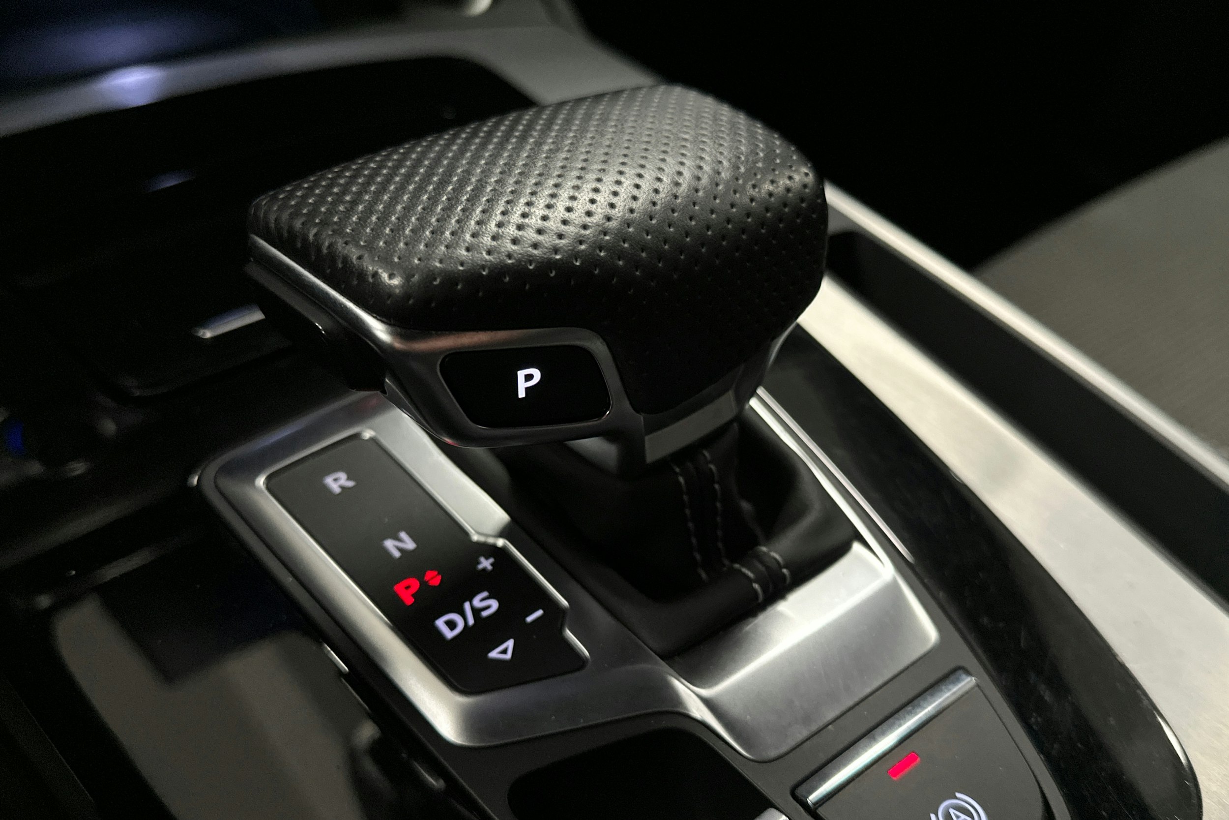 sininen Audi Q5 2022 kuva 31.