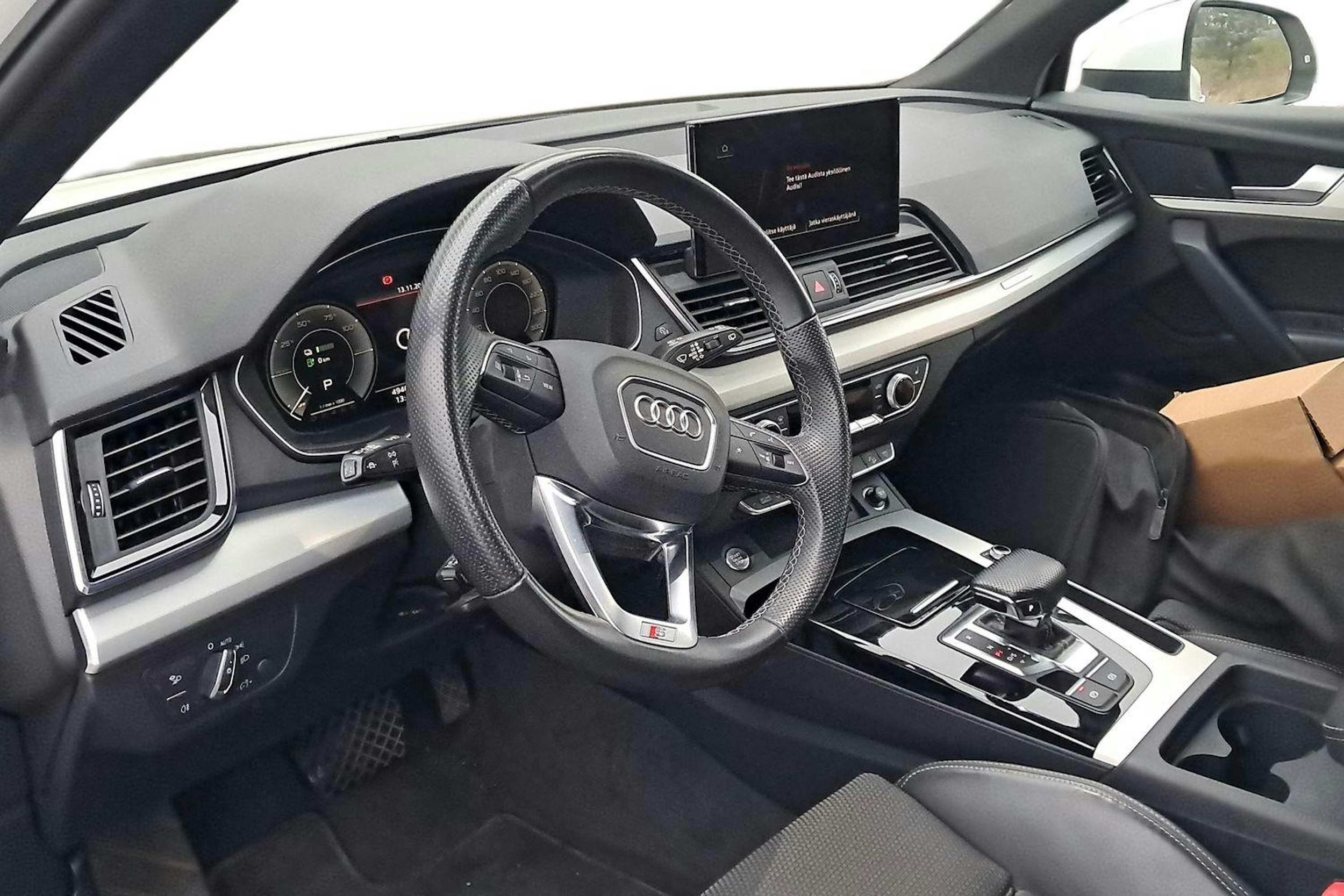 valkoinen Audi Q5 2022 kuva 3.