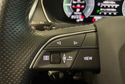 valkoinen Audi Q5 2022 kuva 18.