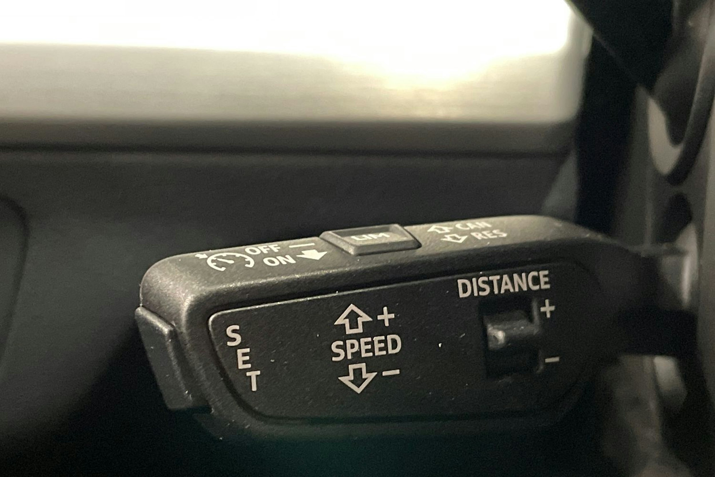 valkoinen Audi Q5 2022 kuva 19.