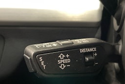 valkoinen Audi Q5 2022 kuva 19.