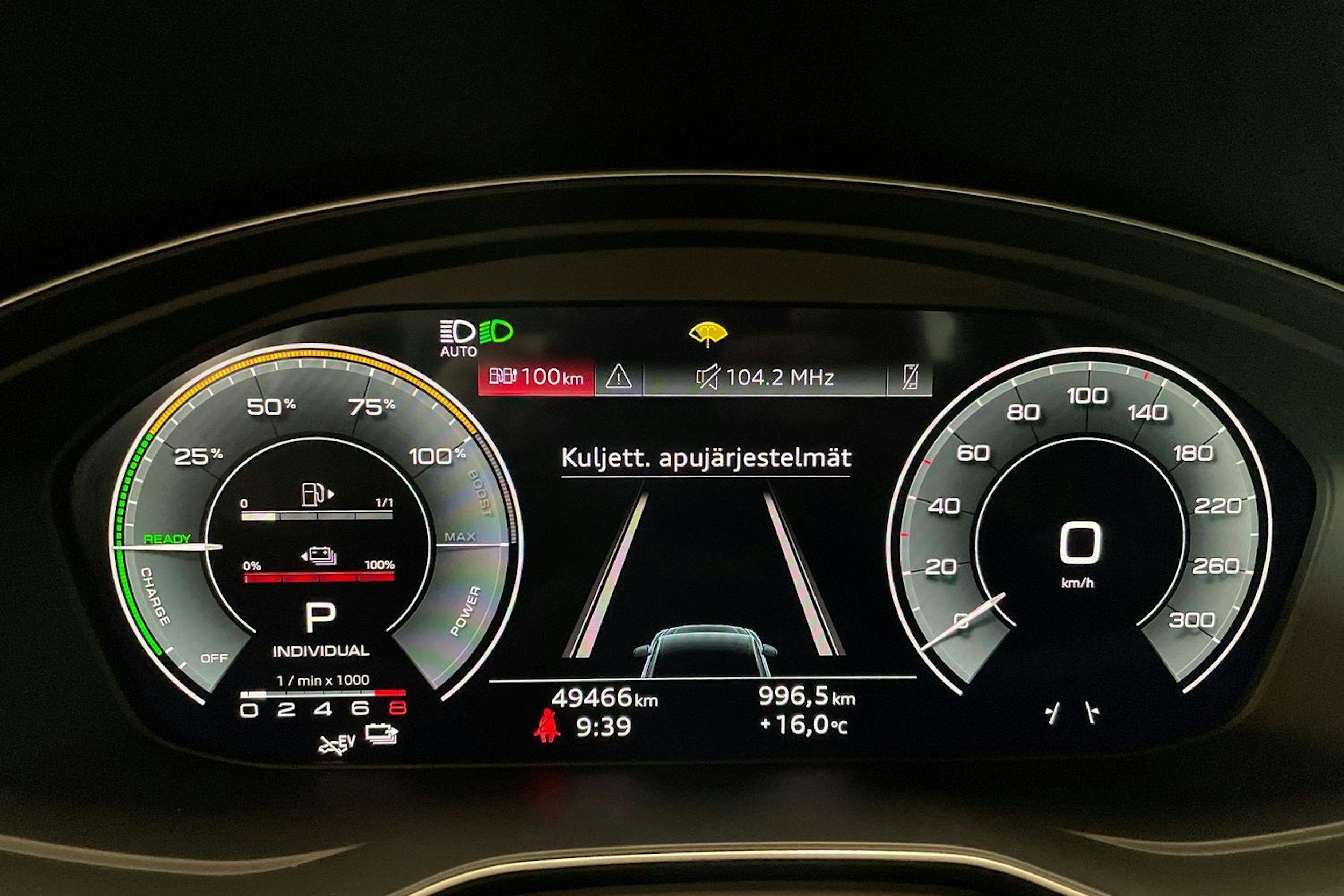 valkoinen Audi Q5 2022 kuva 20.