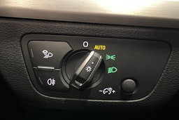 valkoinen Audi Q5 2022 kuva 21.