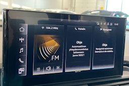 valkoinen Audi Q5 2022 kuva 23.