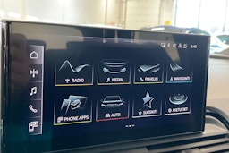 valkoinen Audi Q5 2022 kuva 24.