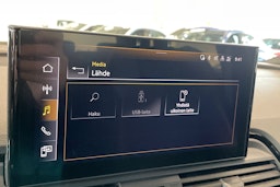 valkoinen Audi Q5 2022 kuva 26.