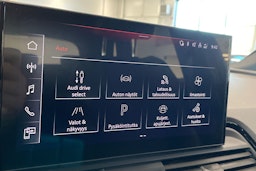 valkoinen Audi Q5 2022 kuva 29.