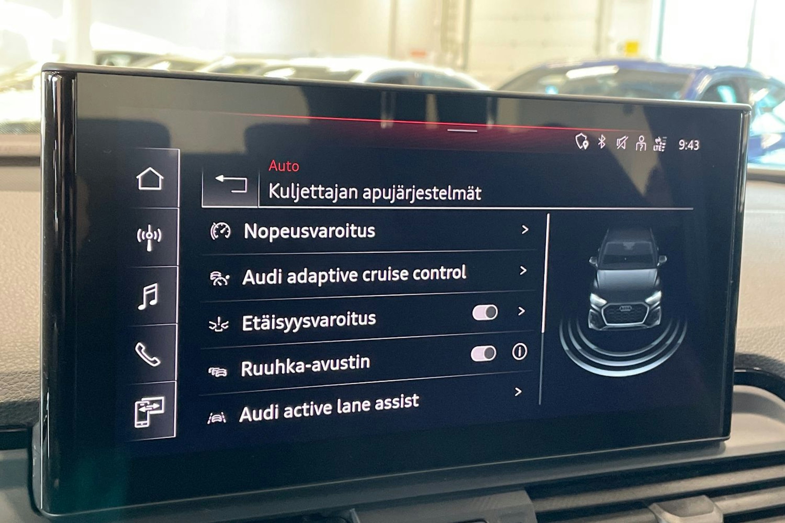 valkoinen Audi Q5 2022 kuva 32.