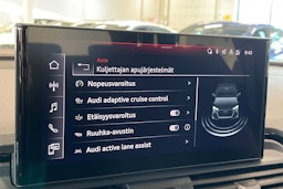 valkoinen Audi Q5 2022 kuva 32.