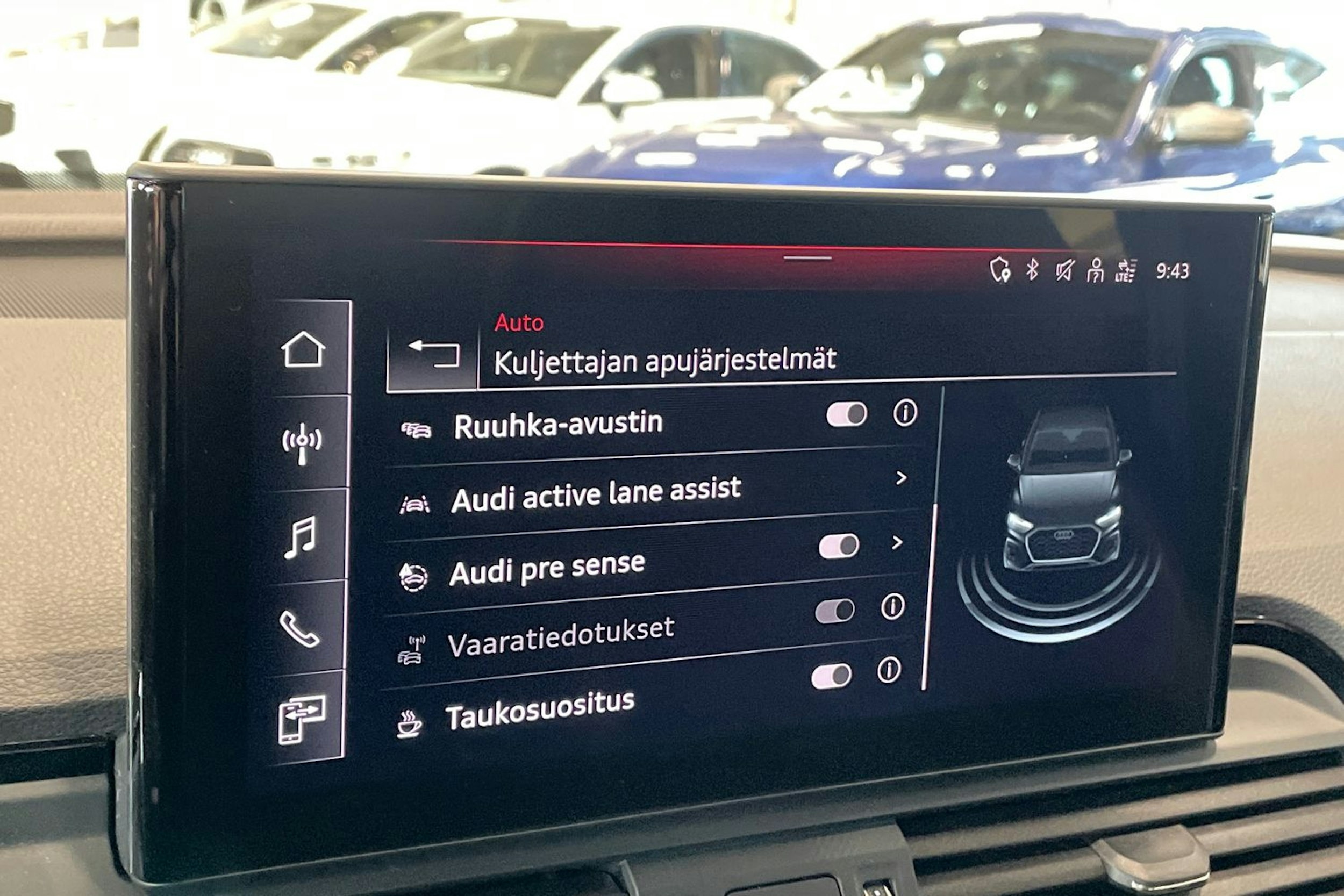 valkoinen Audi Q5 2022 kuva 33.