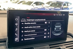 valkoinen Audi Q5 2022 kuva 33.