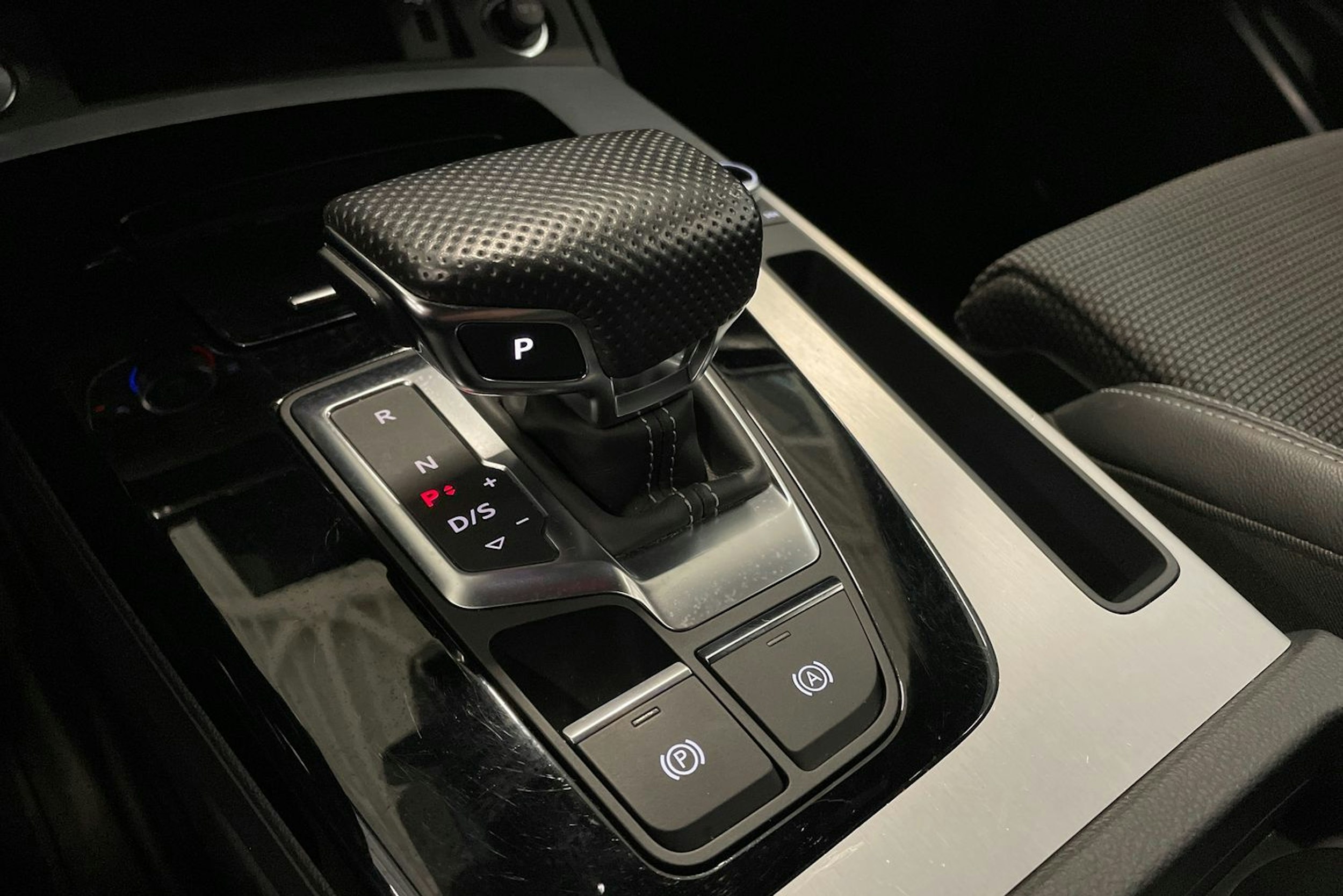 valkoinen Audi Q5 2022 kuva 35.