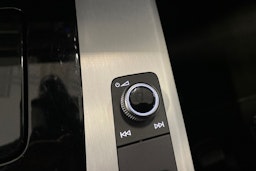 valkoinen Audi Q5 2022 kuva 36.