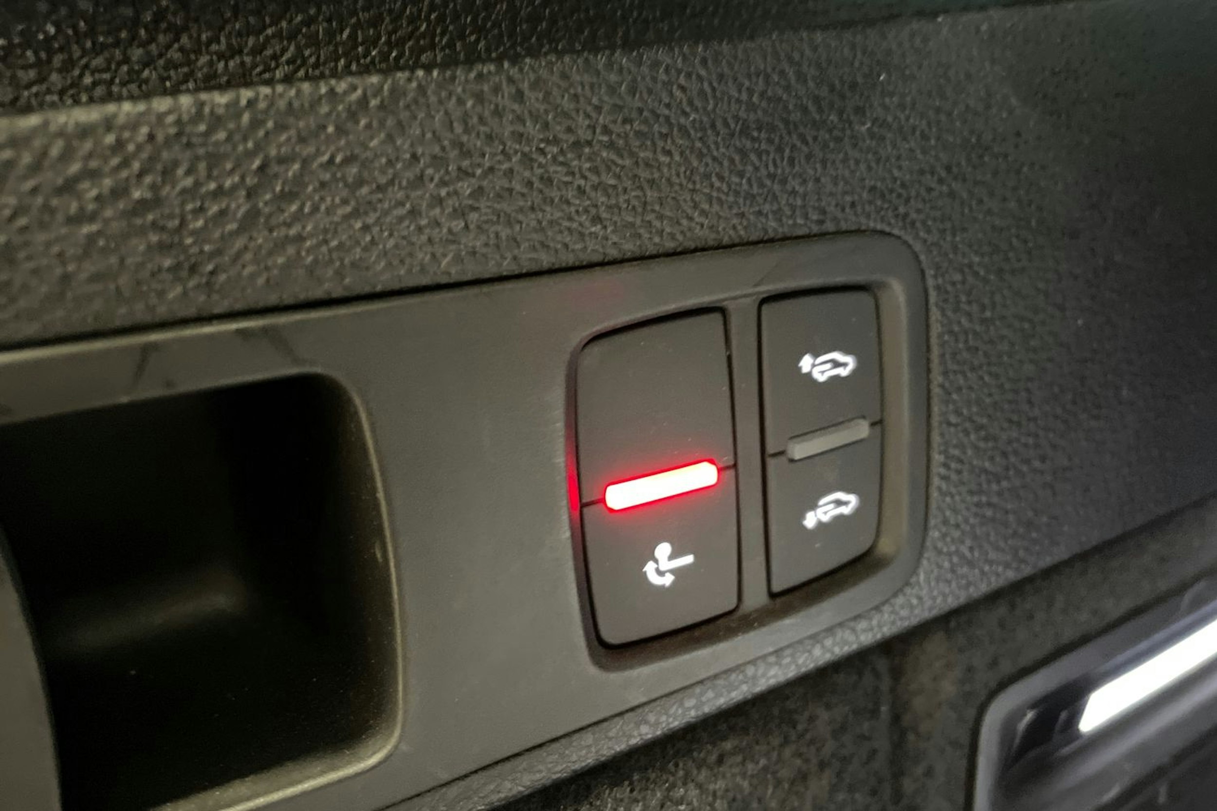 valkoinen Audi Q5 2022 kuva 41.