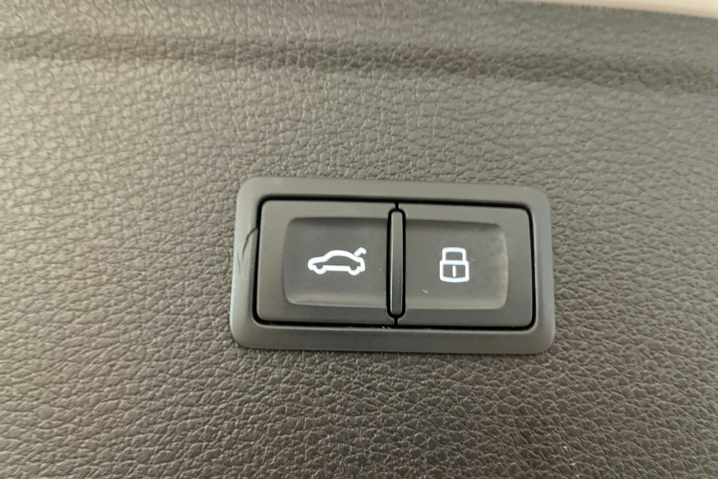 valkoinen Audi Q5 2022 kuva 43.