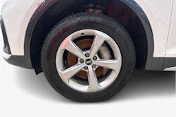 valkoinen Audi Q5 2023 kuva 11.