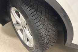 valkoinen Audi Q5 2023 kuva 13.