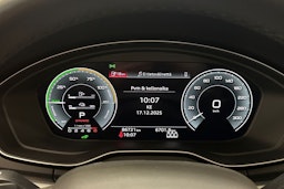 valkoinen Audi Q5 2023 kuva 18.