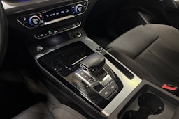 valkoinen Audi Q5 2023 kuva 20.