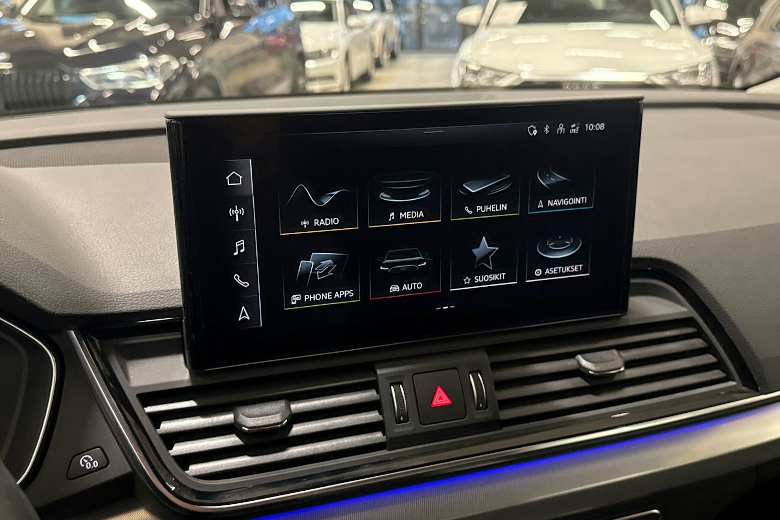 valkoinen Audi Q5 2023 kuva 21.