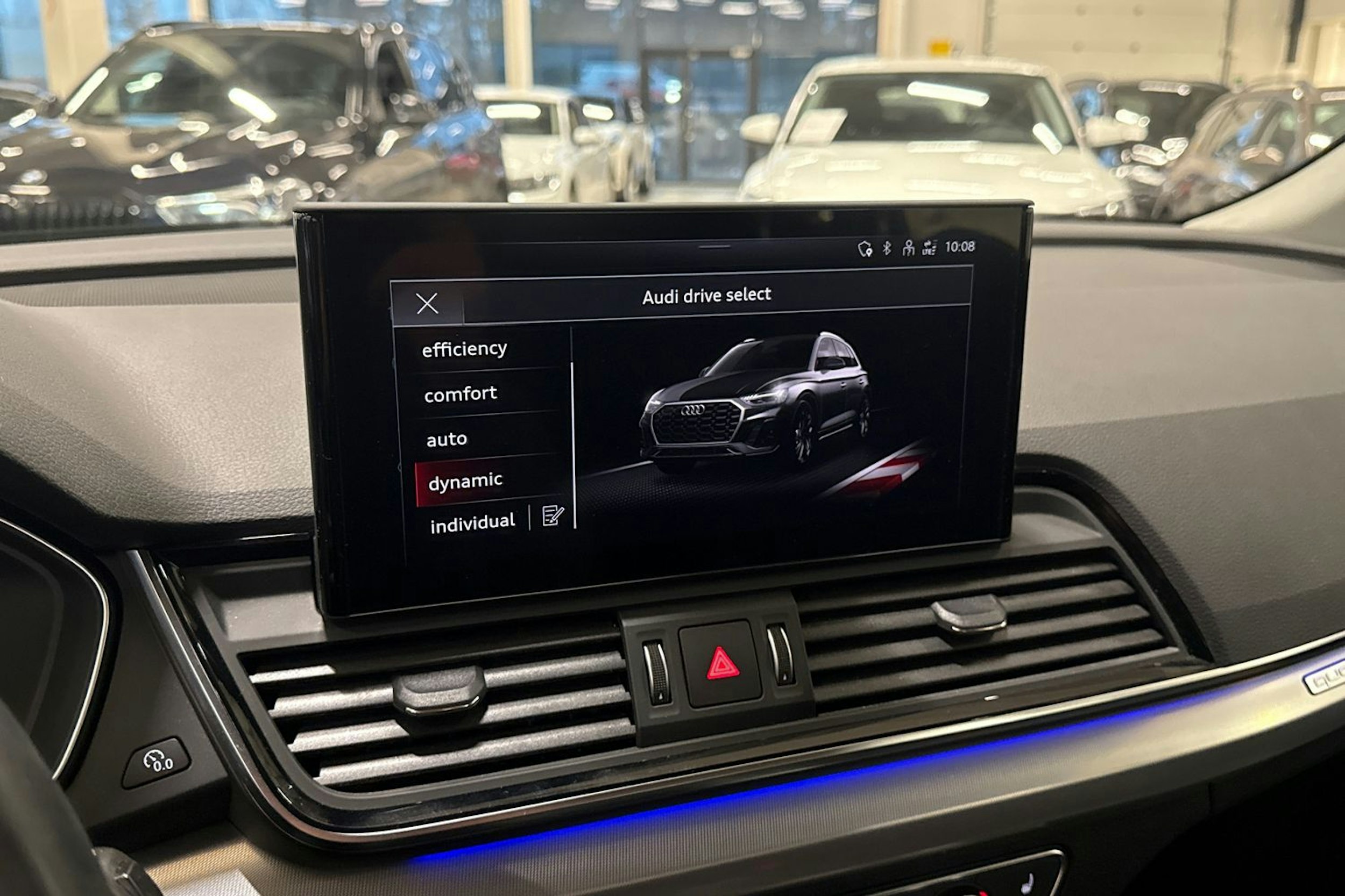 valkoinen Audi Q5 2023 kuva 23.