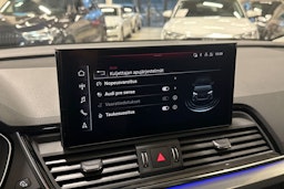 valkoinen Audi Q5 2023 kuva 26.