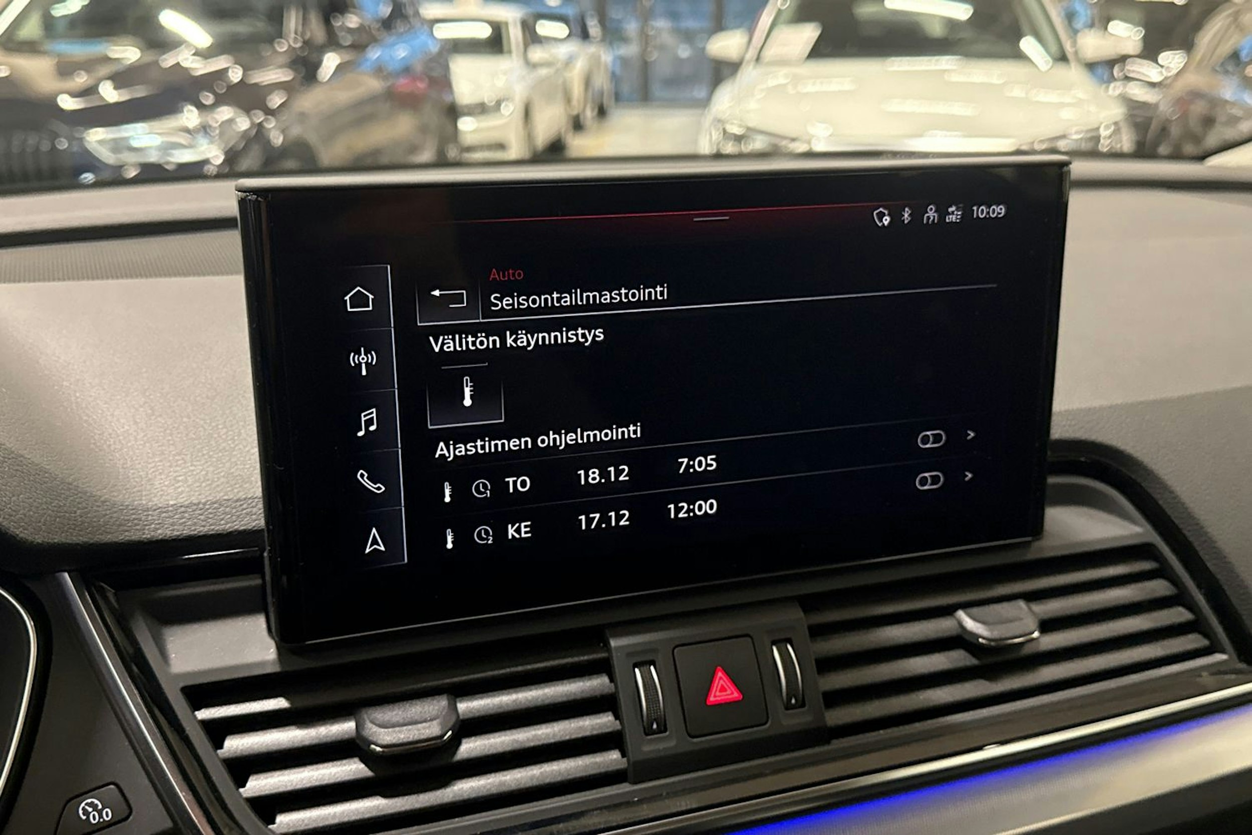 valkoinen Audi Q5 2023 kuva 27.