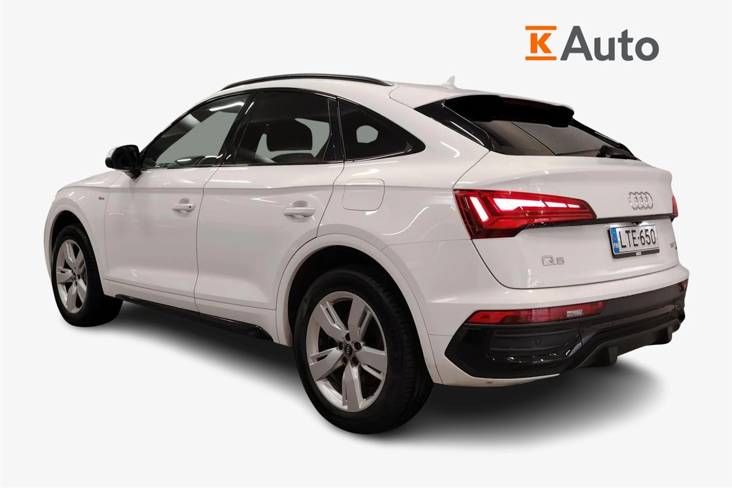 Valkoinen Audi Q5 2022 kuva 2.