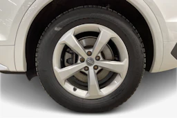 Valkoinen Audi Q5 2022 kuva 9.