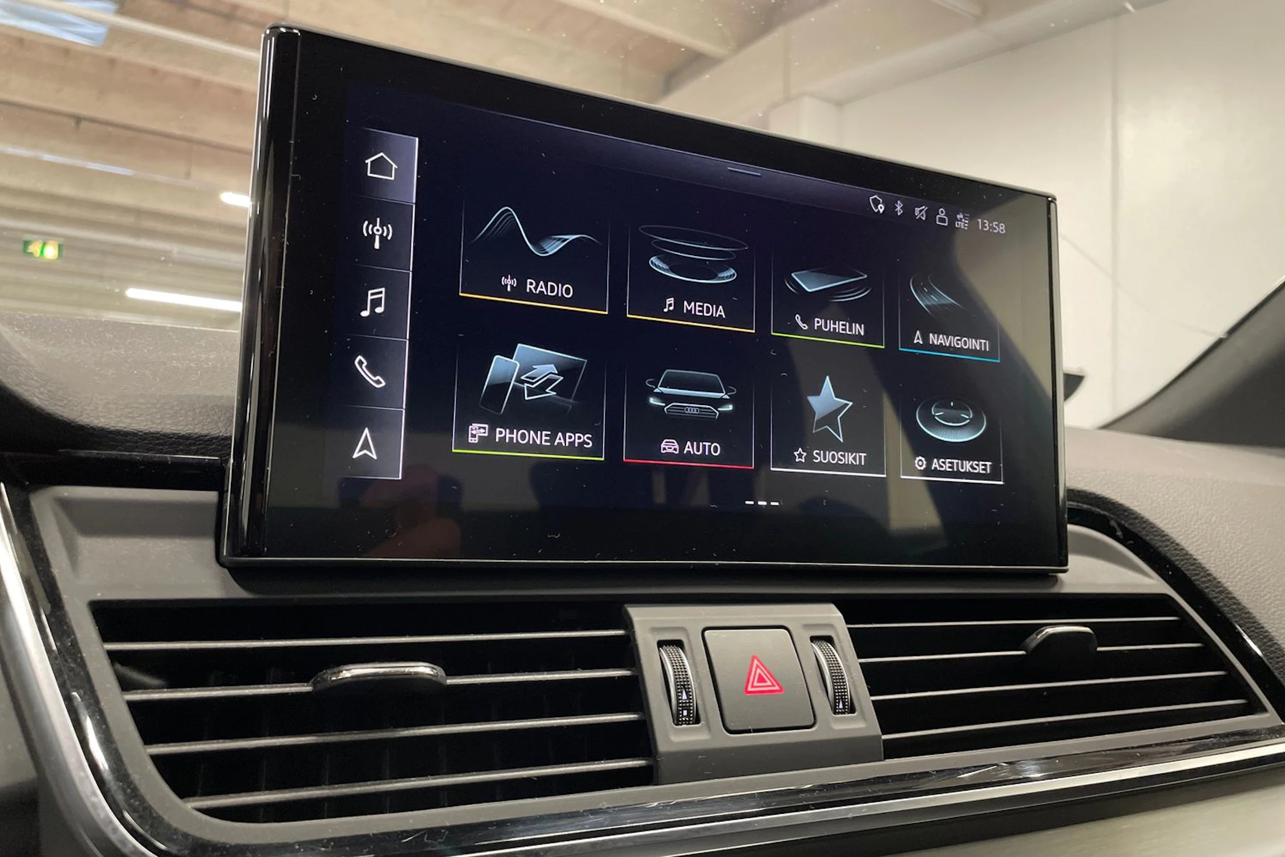 Valkoinen Audi Q5 2022 kuva 16.