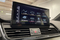 Valkoinen Audi Q5 2022 kuva 16.