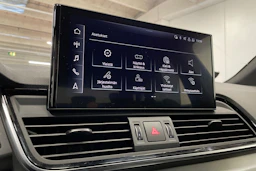 Valkoinen Audi Q5 2022 kuva 18.