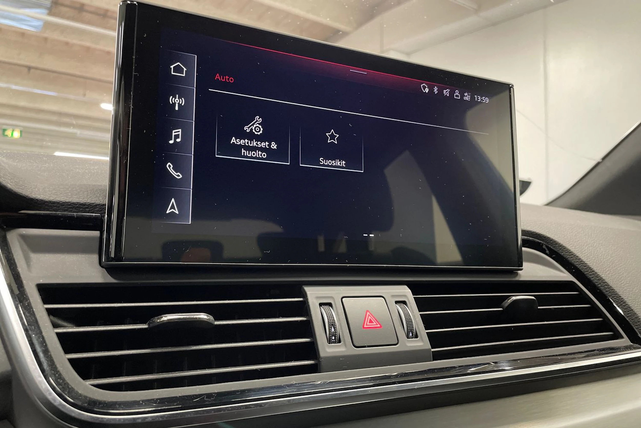 Valkoinen Audi Q5 2022 kuva 21.