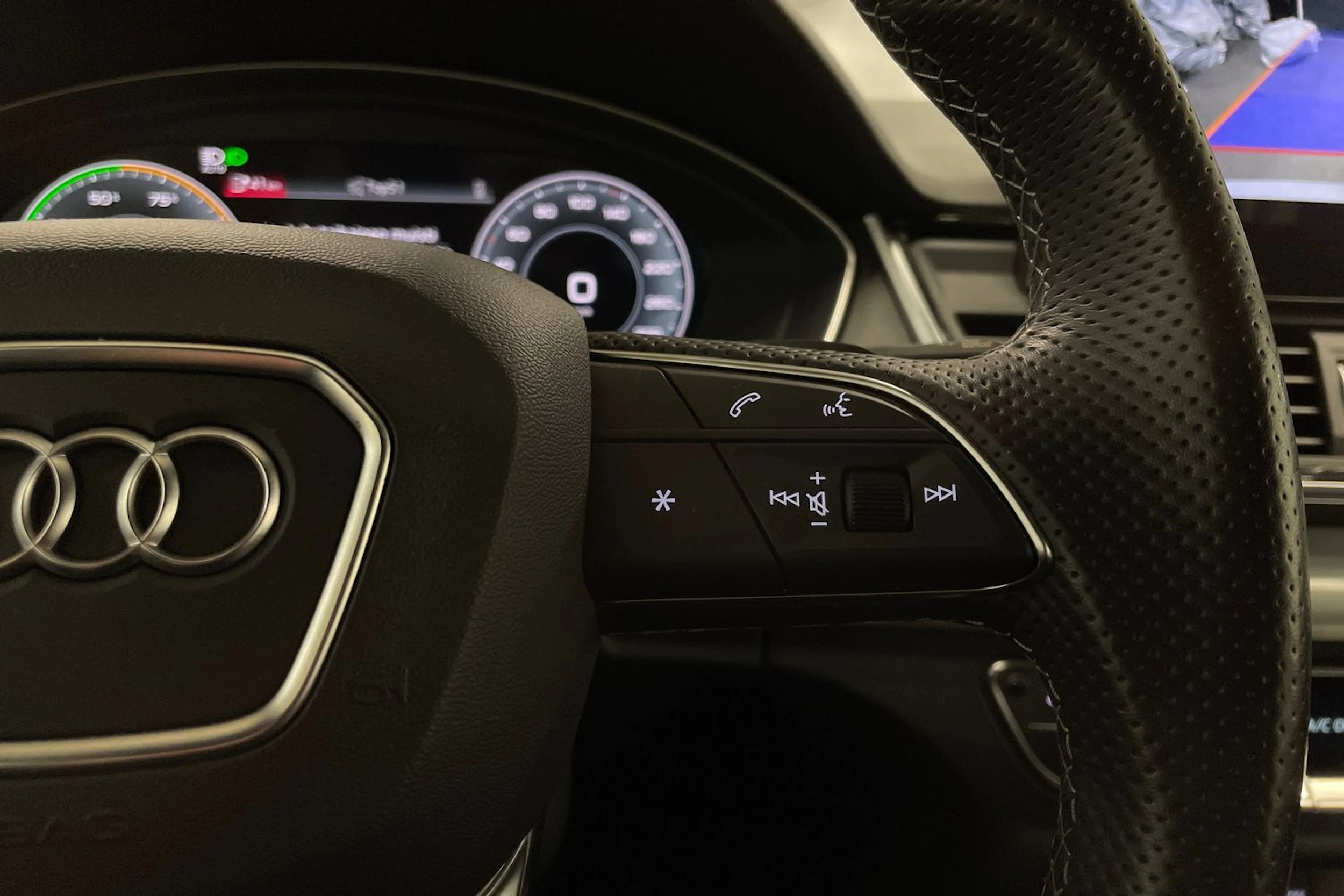 Valkoinen Audi Q5 2022 kuva 26.