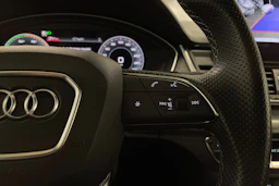 Valkoinen Audi Q5 2022 kuva 26.