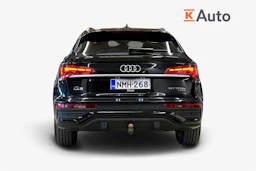 musta Audi Q5 2022 kuva 3.