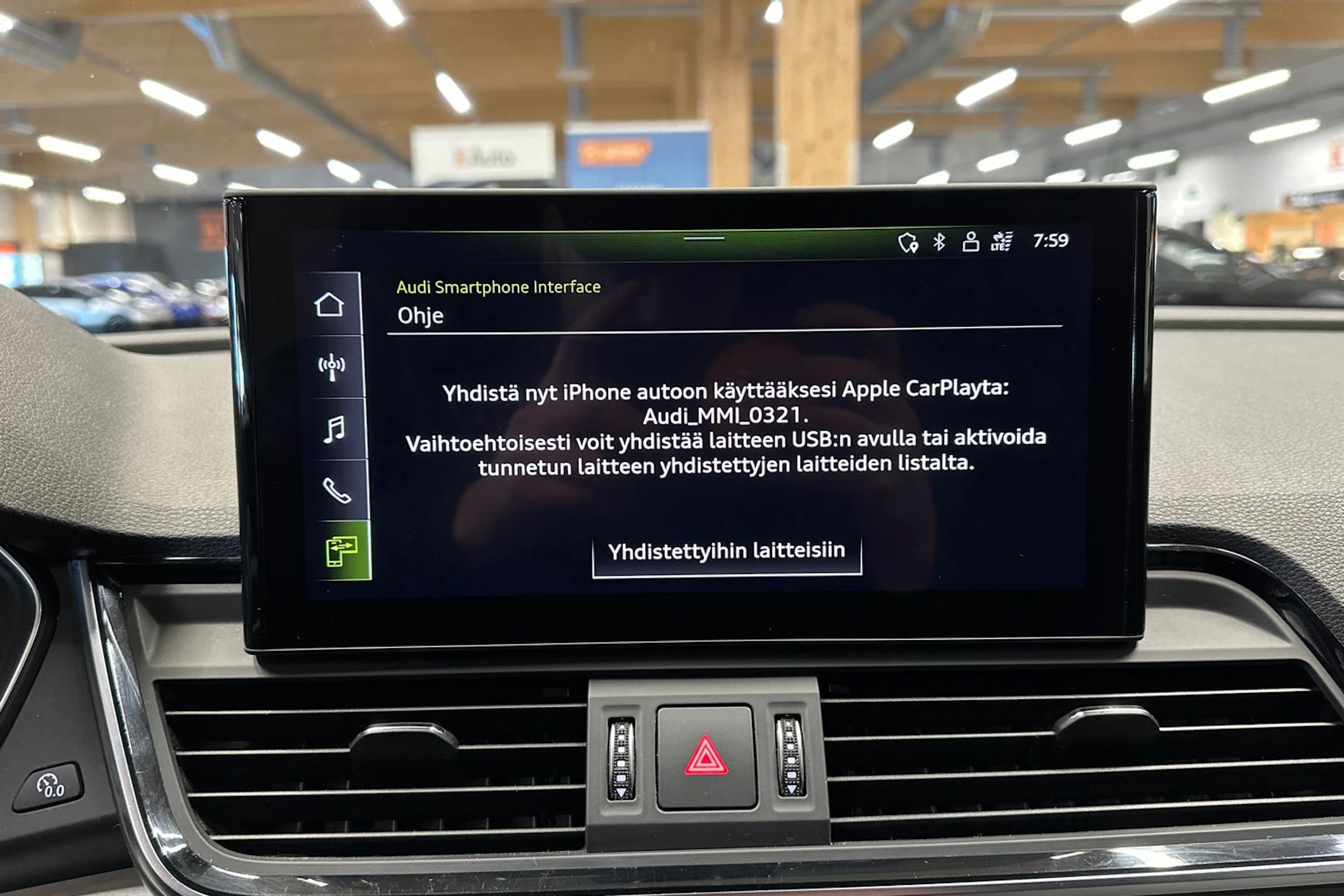 musta Audi Q5 2022 kuva 15.