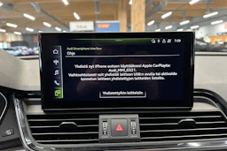 musta Audi Q5 2022 kuva 15.