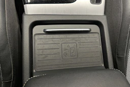 musta Audi Q5 2022 kuva 20.