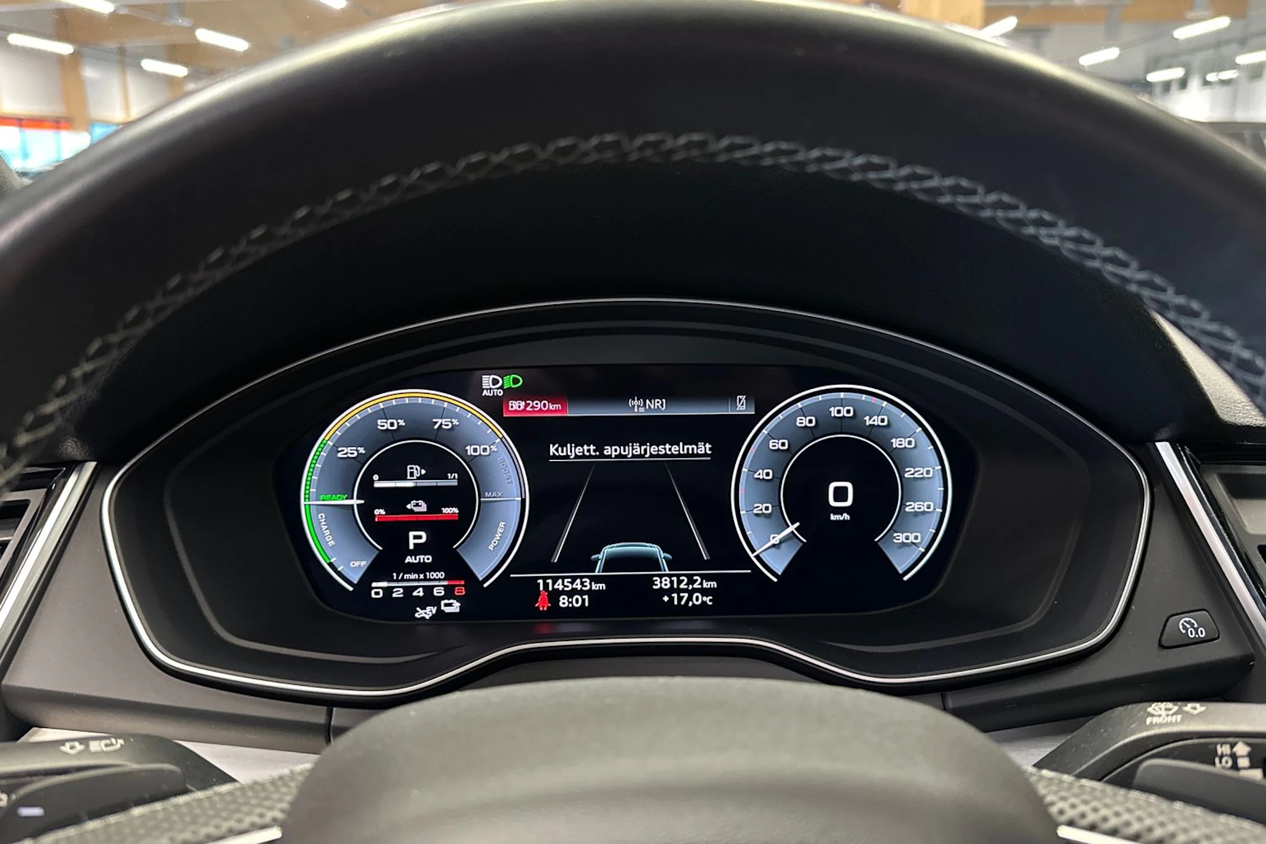 musta Audi Q5 2022 kuva 21.