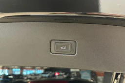 musta Audi Q5 2022 kuva 30.