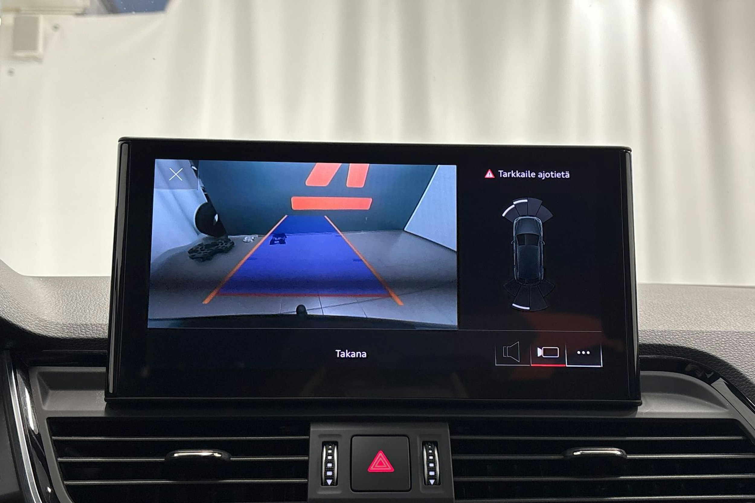 met. harmaa Audi Q5 2022 kuva 25.