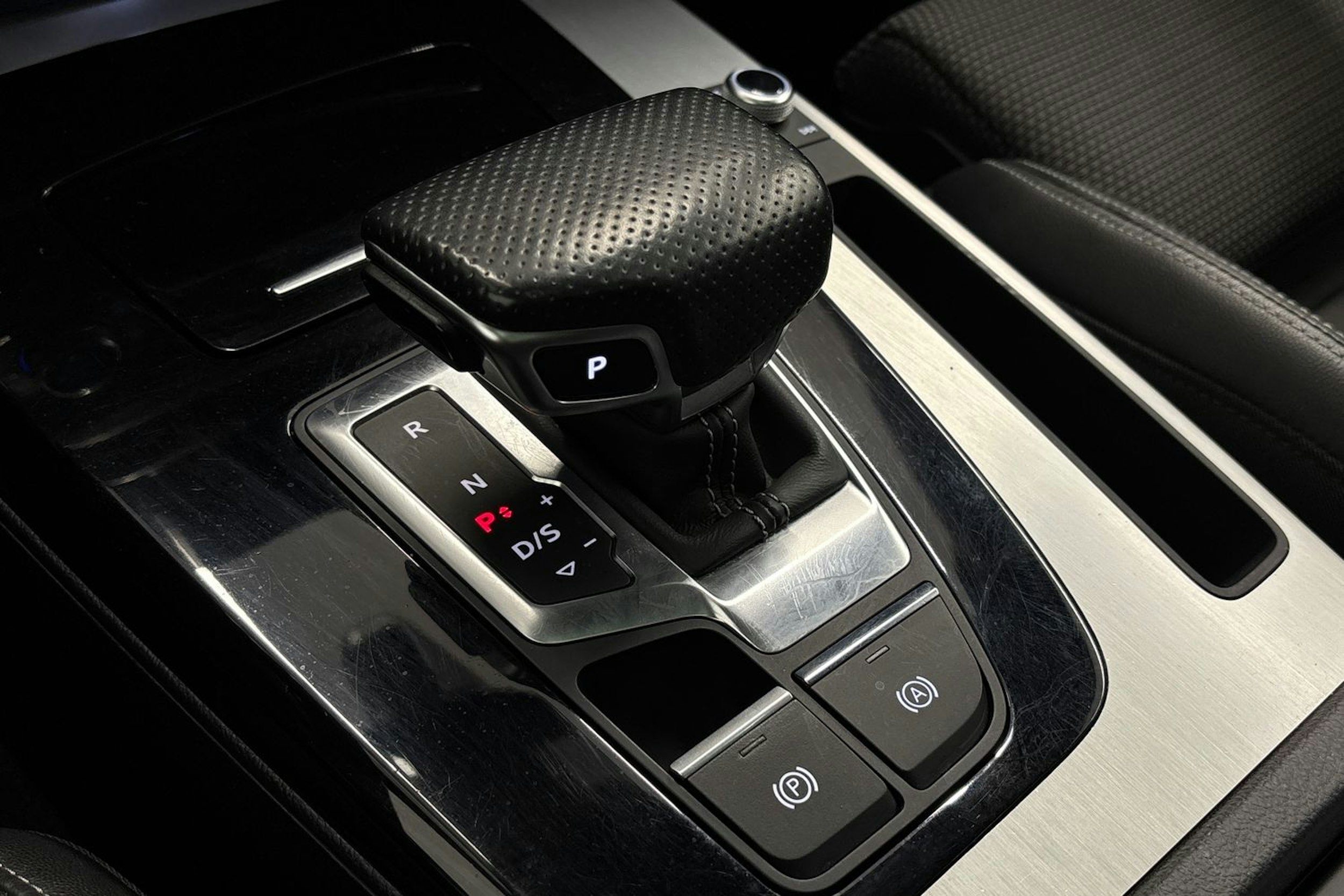 met. harmaa Audi Q5 2022 kuva 26.