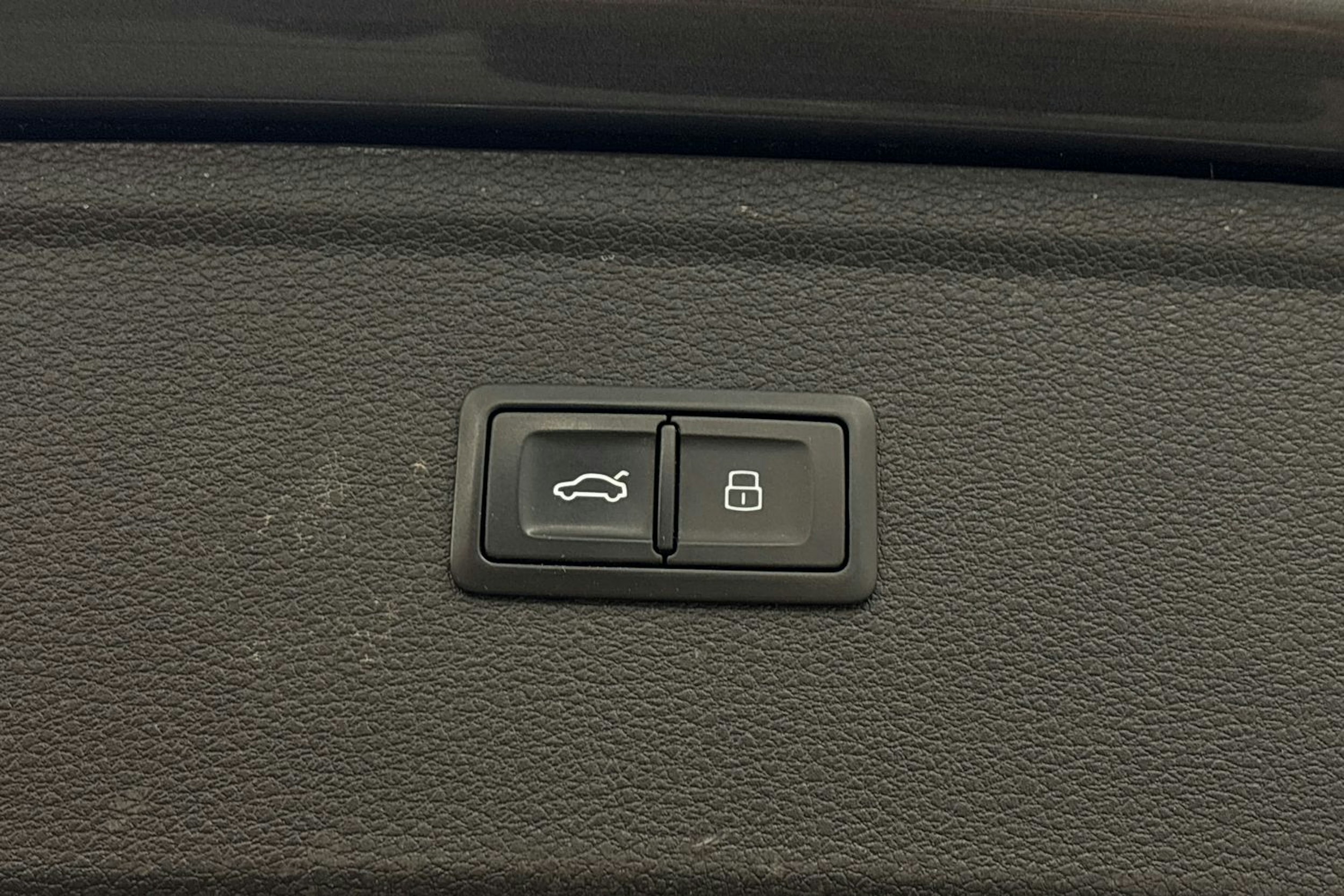 met. harmaa Audi Q5 2022 kuva 28.