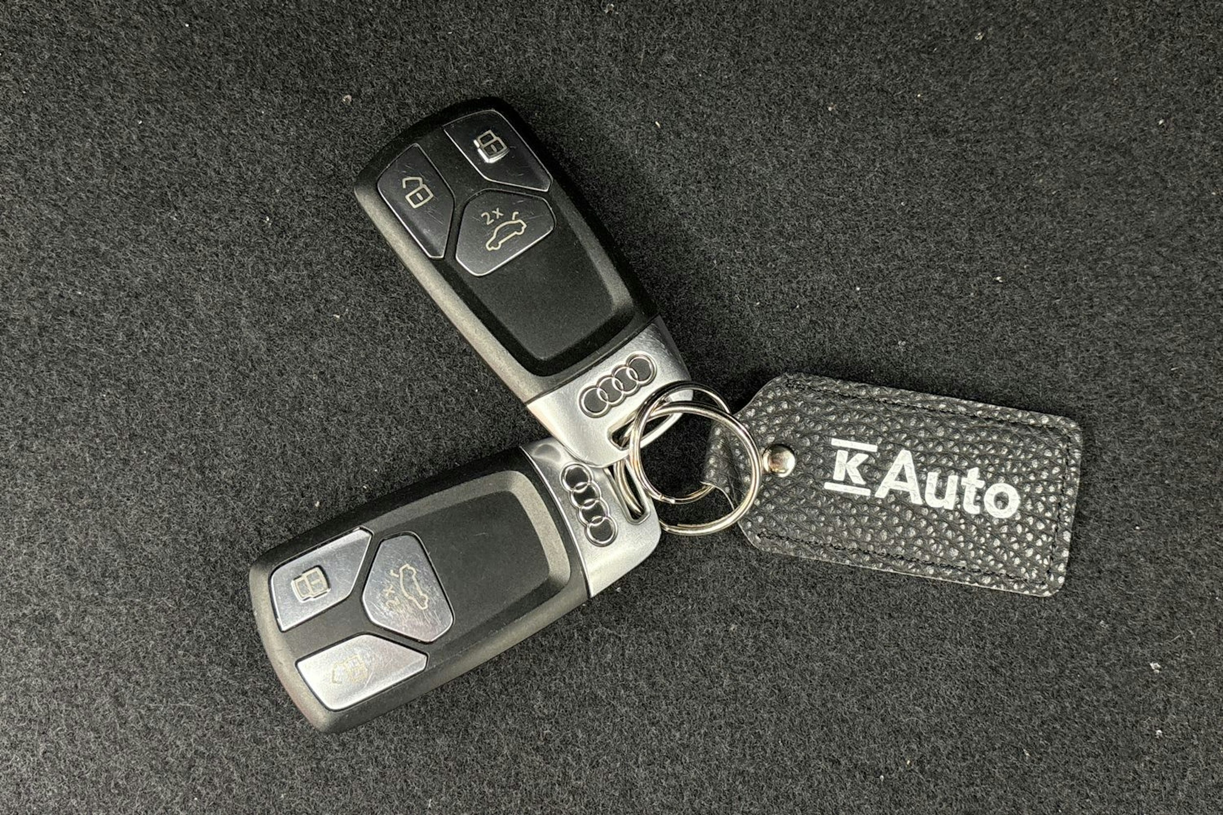 met. harmaa Audi Q5 2022 kuva 29.