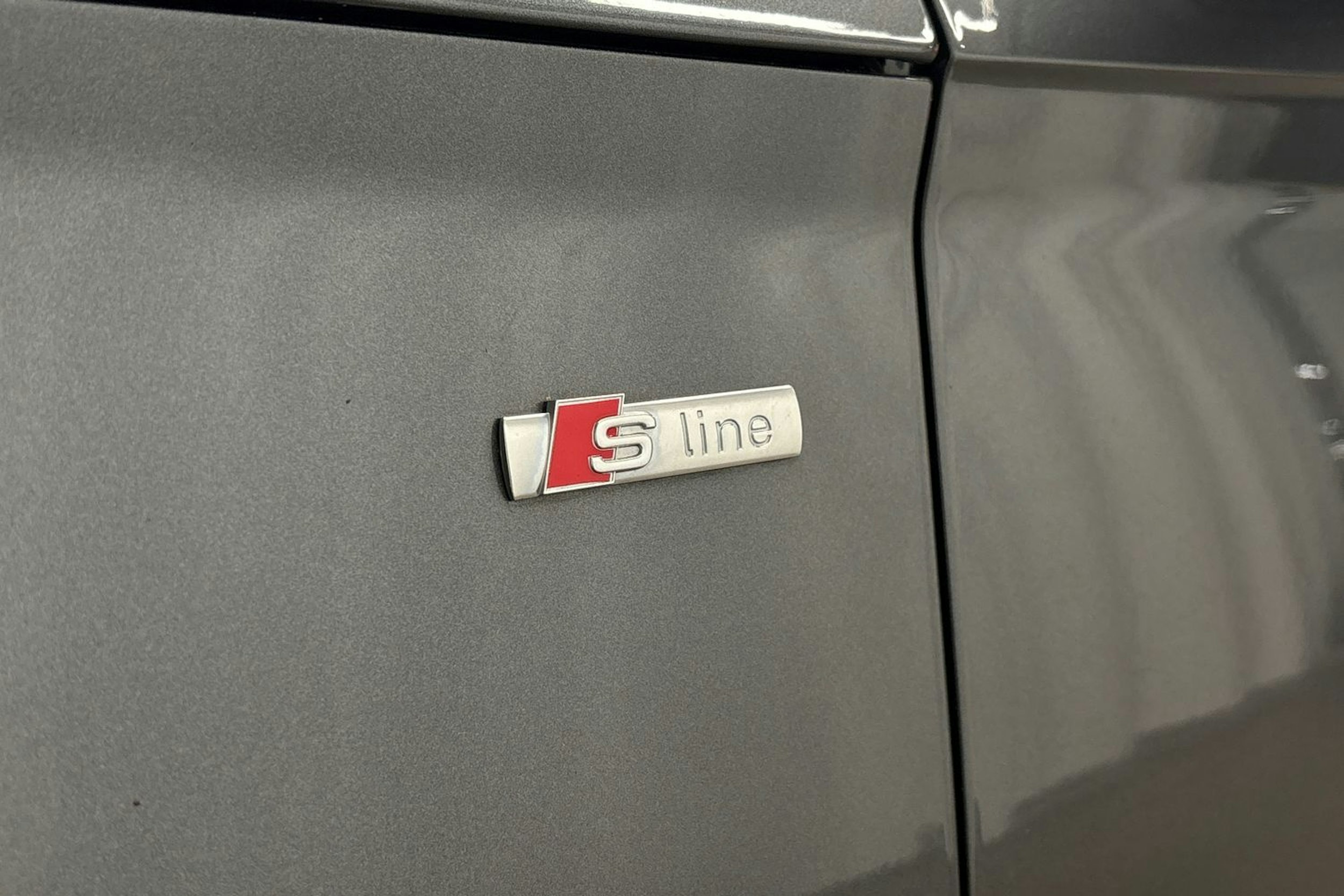 met. harmaa Audi Q5 2022 kuva 30.