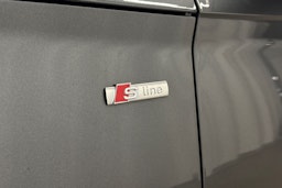 met. harmaa Audi Q5 2022 kuva 30.