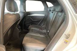 valkoinen Audi Q5 2022 kuva 14.