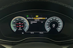 valkoinen Audi Q5 2022 kuva 23.